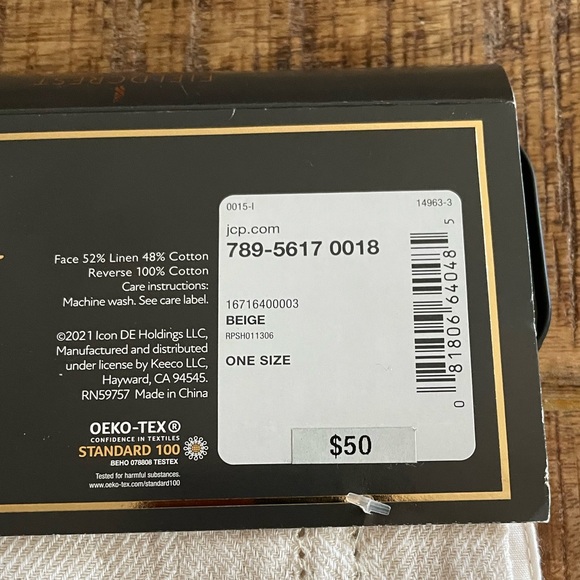 Fieldcrest Luxury Table Runner - Picture 3 of 4